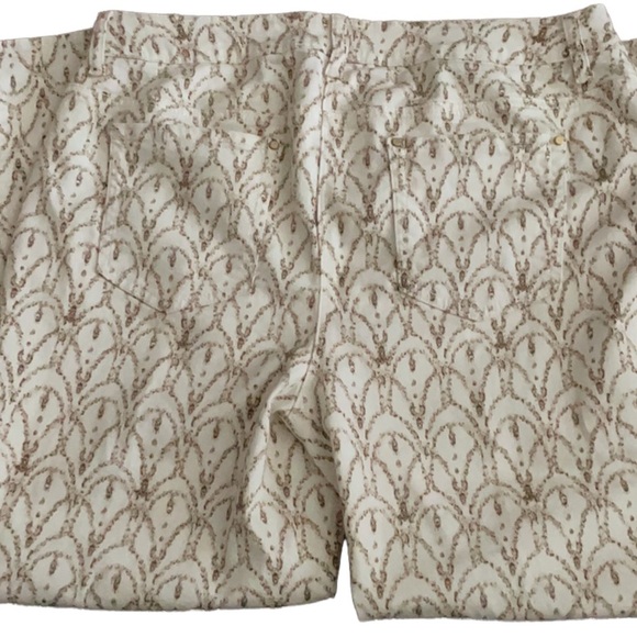 Chico's Premium White Bronze Jean with "Bling". Size L/12 (Chico's 2) - Picture 4 of 8